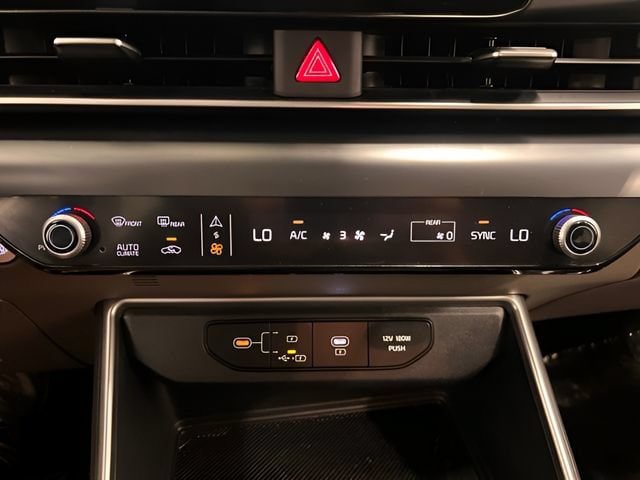 Used 2026 Kia Carnival FWD image 25