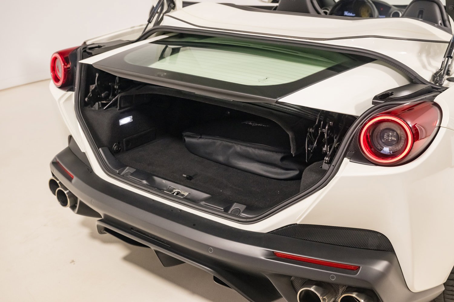 Used 2019 Ferrari Portofino RWD image 54