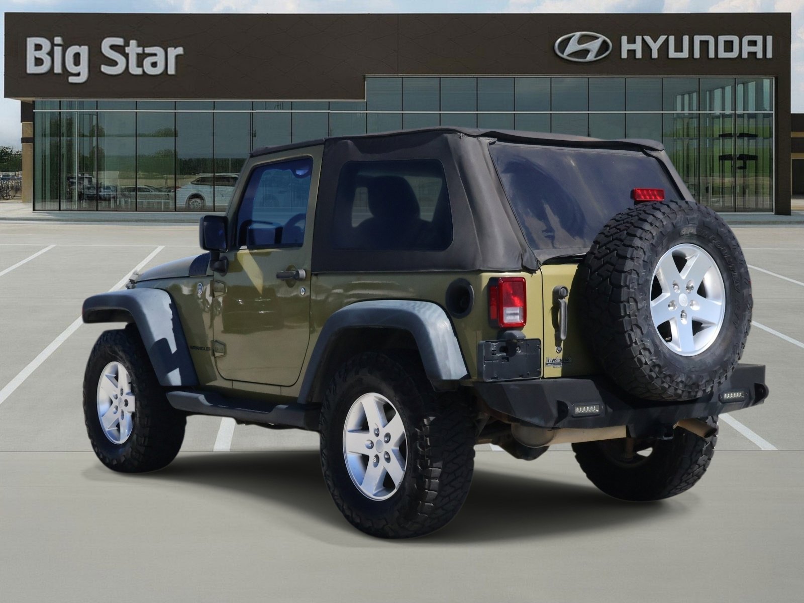 Used 2013 Jeep Wrangler Sport AWD/4WD image 3