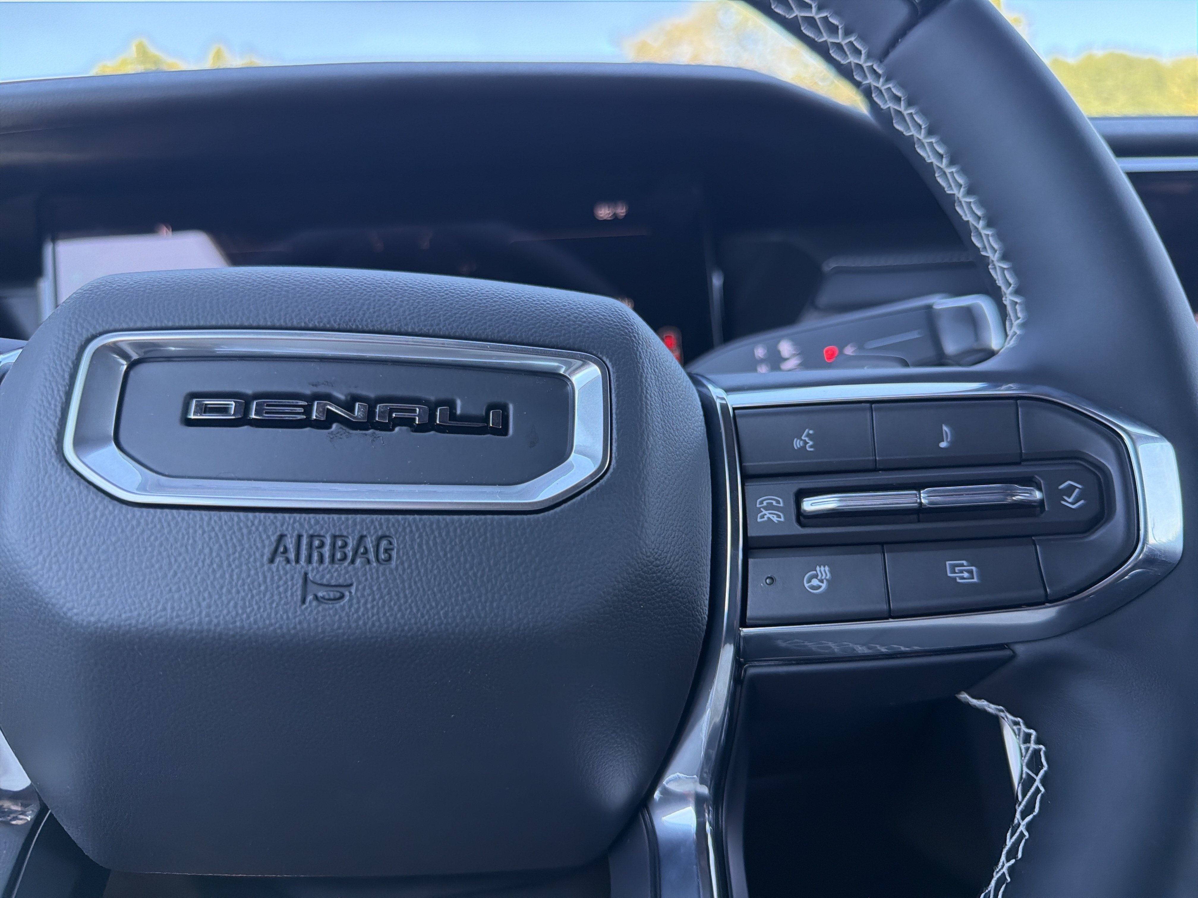 New 2027 GMC Acadia Denali Ultimate w/ LPO, Floor Liner Package AWD/4WD image 29