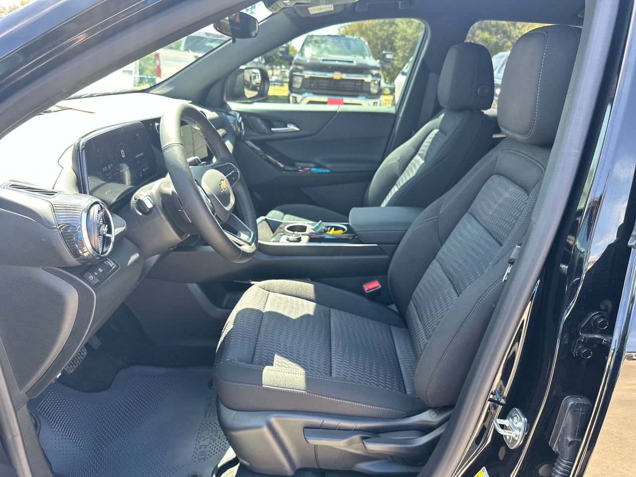 New 2027 Chevrolet Equinox LT FWD image 10
