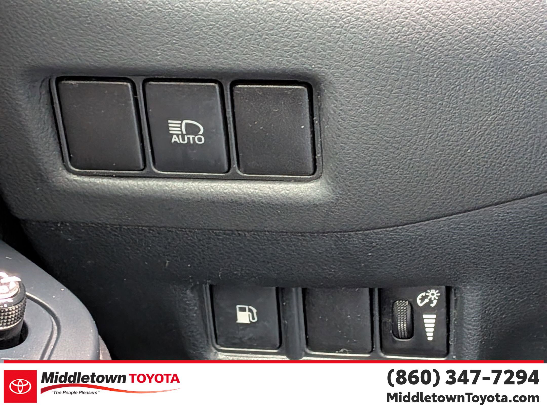 Certified 2019 Toyota C-HR LE image 18