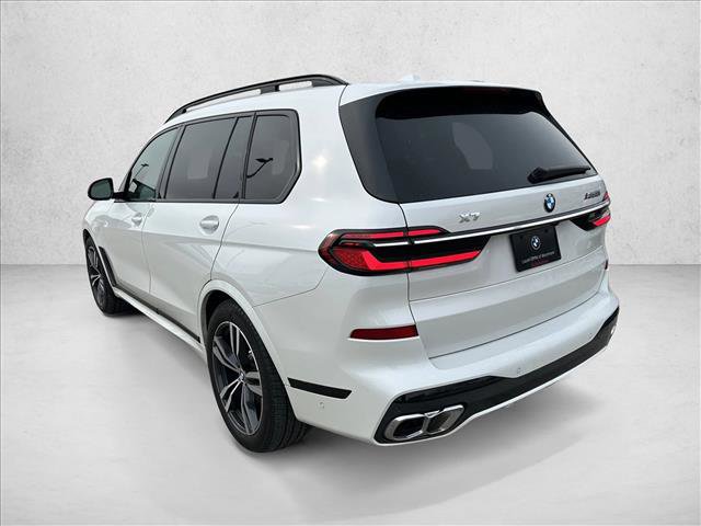 Used 2025 BMW X7 M60i image 7