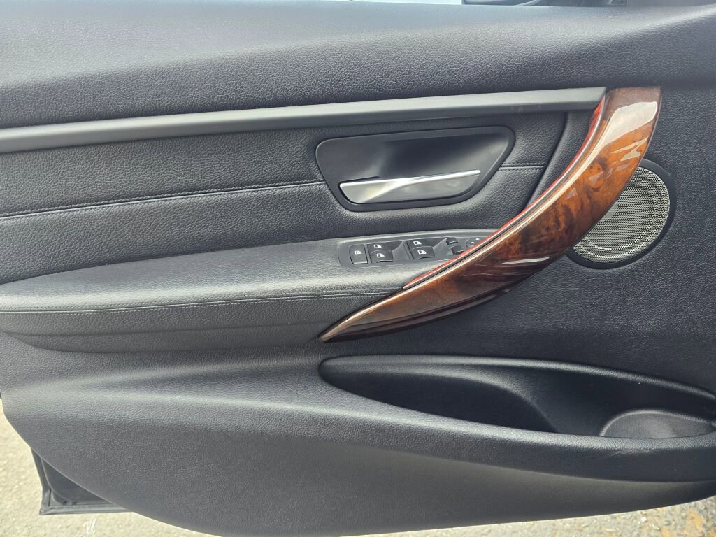 Used 2014 BMW ActiveHybrid 3 RWD image 20