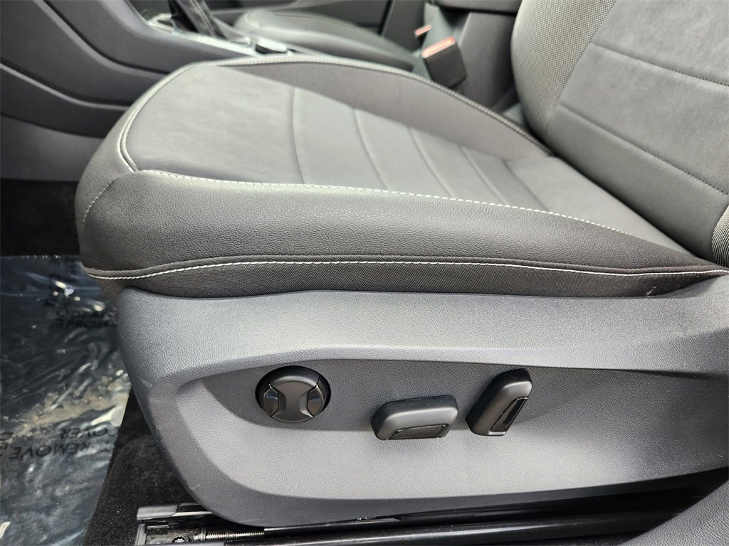 New 2024 Volkswagen Taos SE image 13