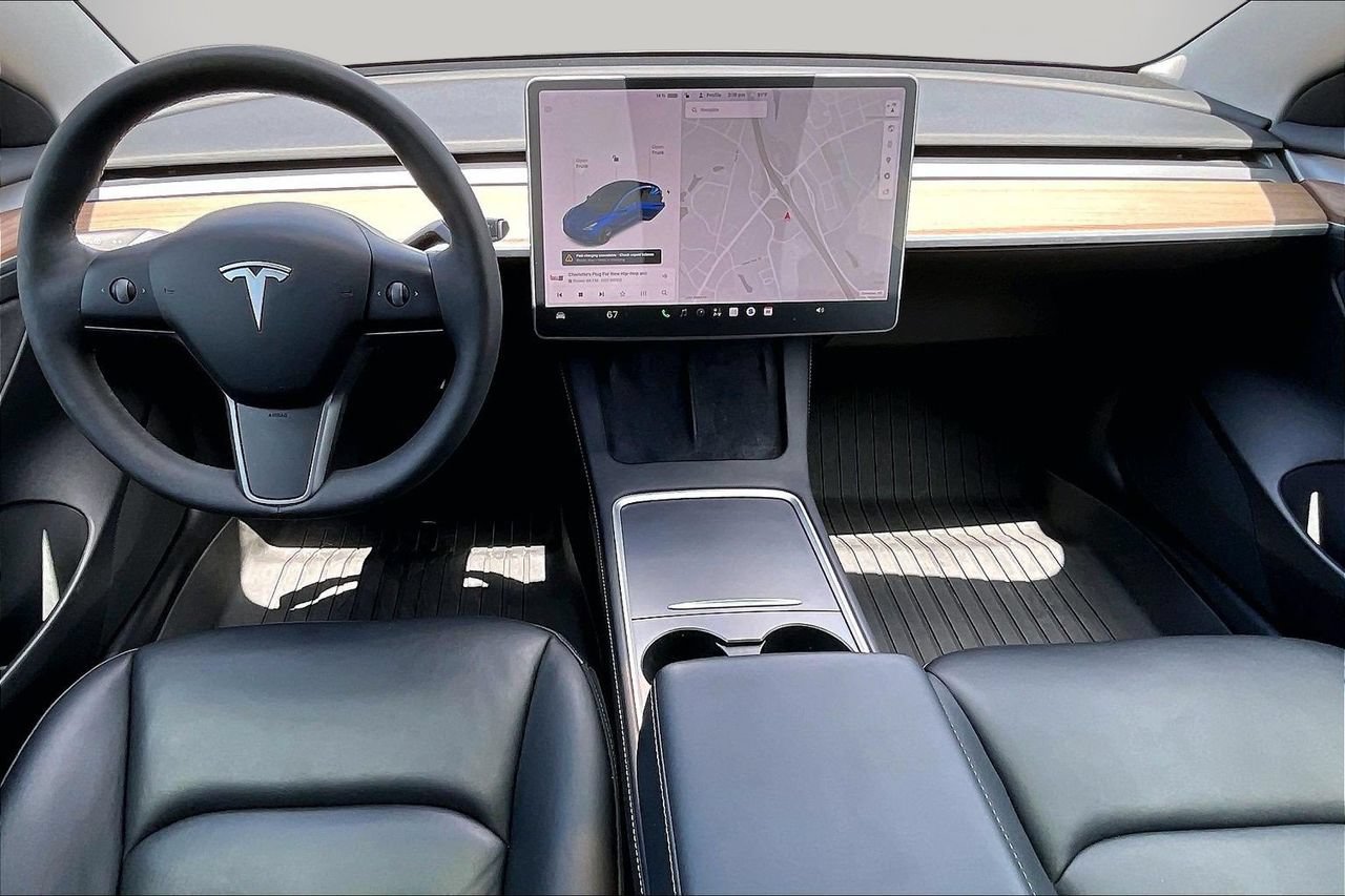 Used 2021 Tesla Model 3 Standard Range Plus RWD image 16