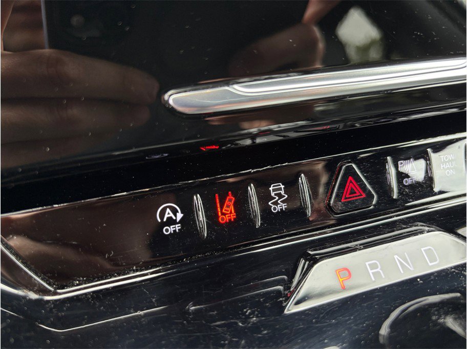 Used 2024 Jeep Wagoneer Series II w/ Flexible Seating Group image 37