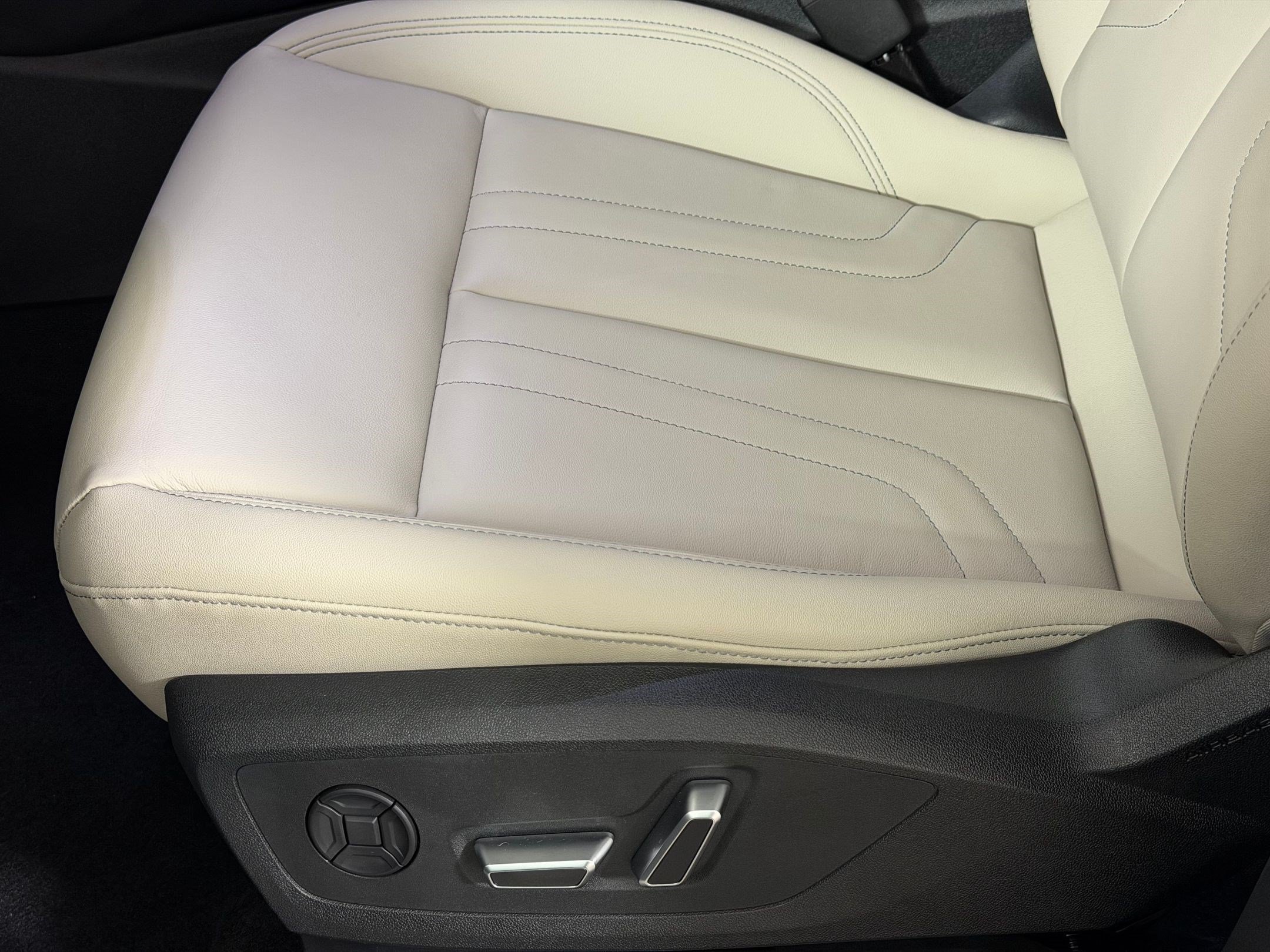 New 2026 Audi Q3 quattro 2.0T AWD/4WD image 15