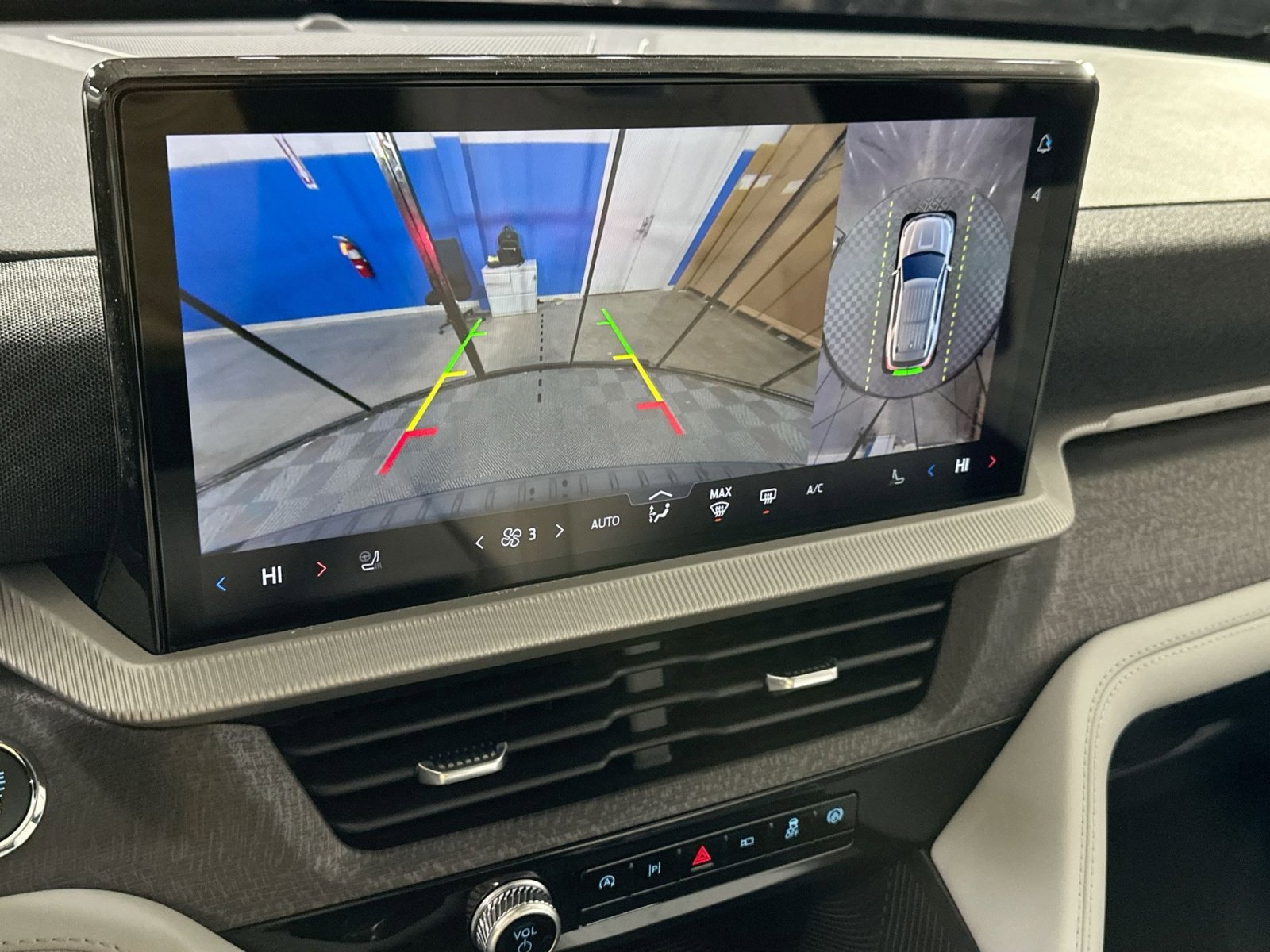 New 2026 Ford Explorer Platinum w/ LUX Leather Package image 23