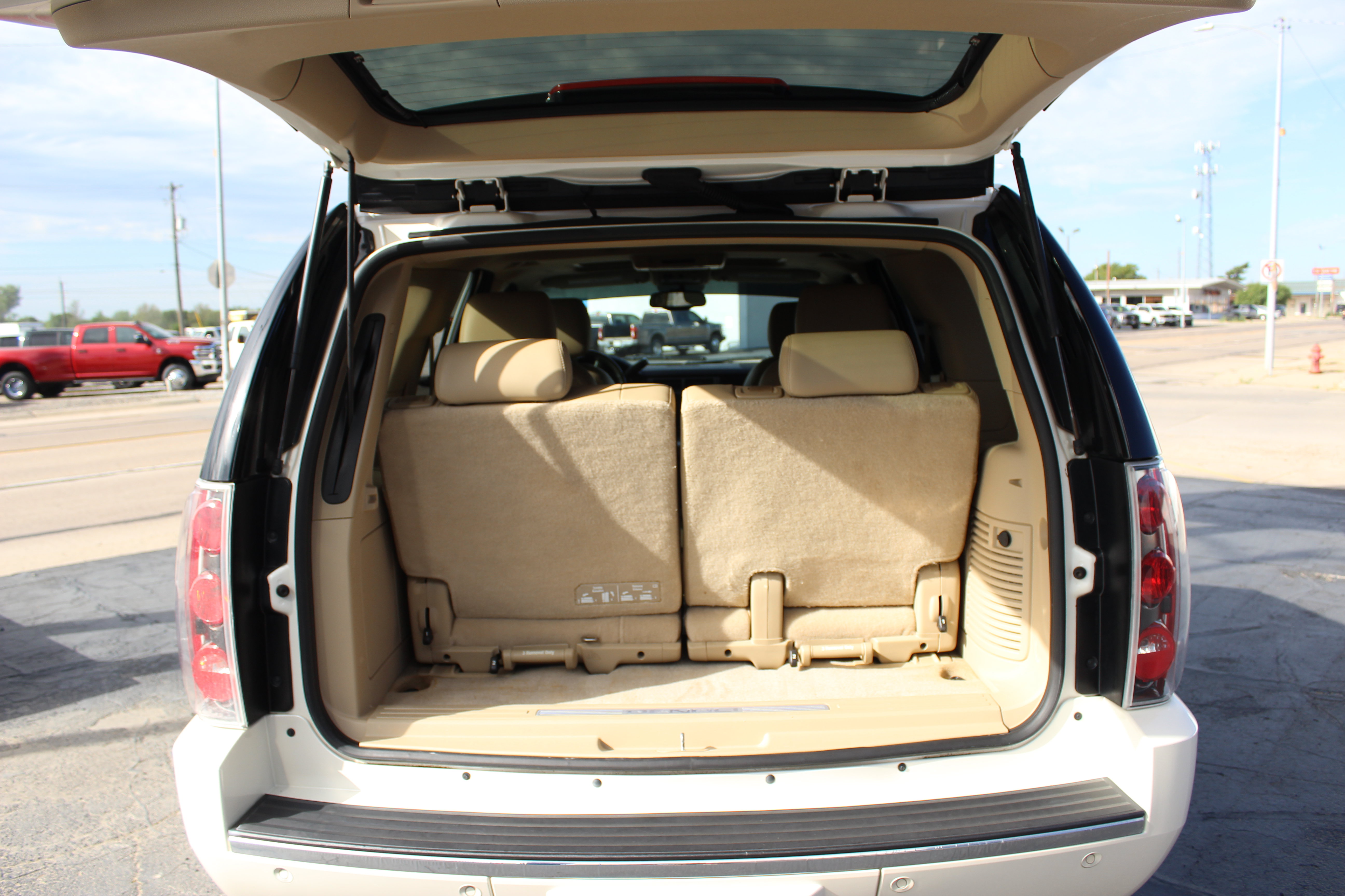 Used 2014 GMC Yukon Denali AWD/4WD image 18