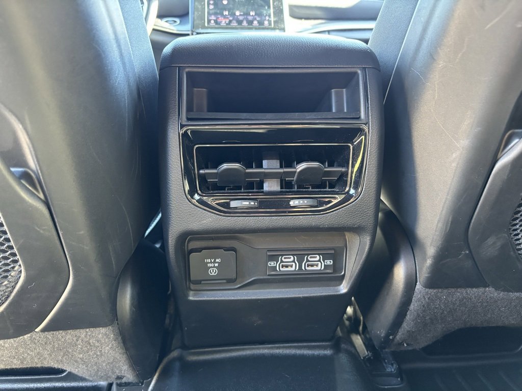 Used 2023 Jeep Grand Cherokee Altitude image 26