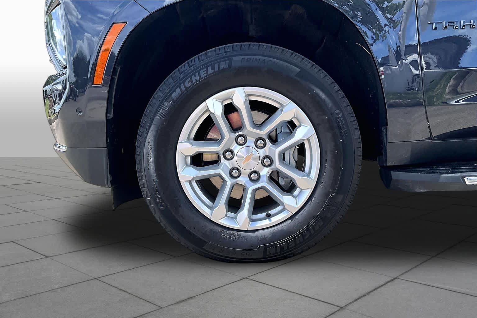 Used 2025 Chevrolet Tahoe LT w/ Comfort Package RWD image 9