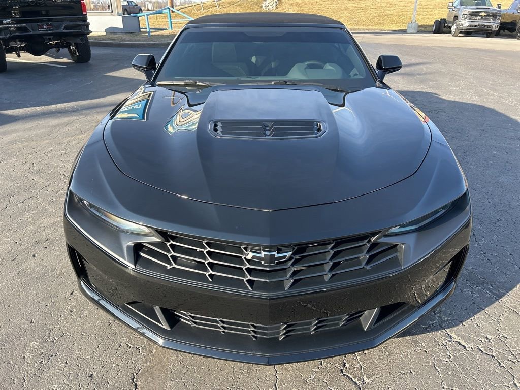 Used 2023 Chevrolet Camaro LT w/ Technology Package image 2