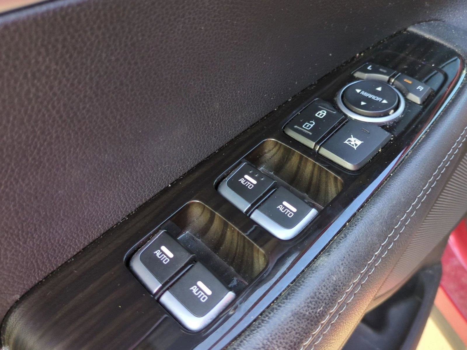 Used 2020 Kia Sorento LX FWD image 12
