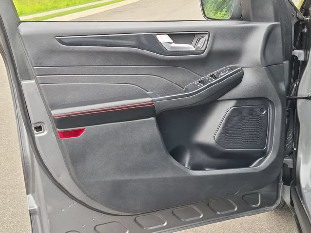 Used 2025 Ford Escape ST-Line FWD image 30