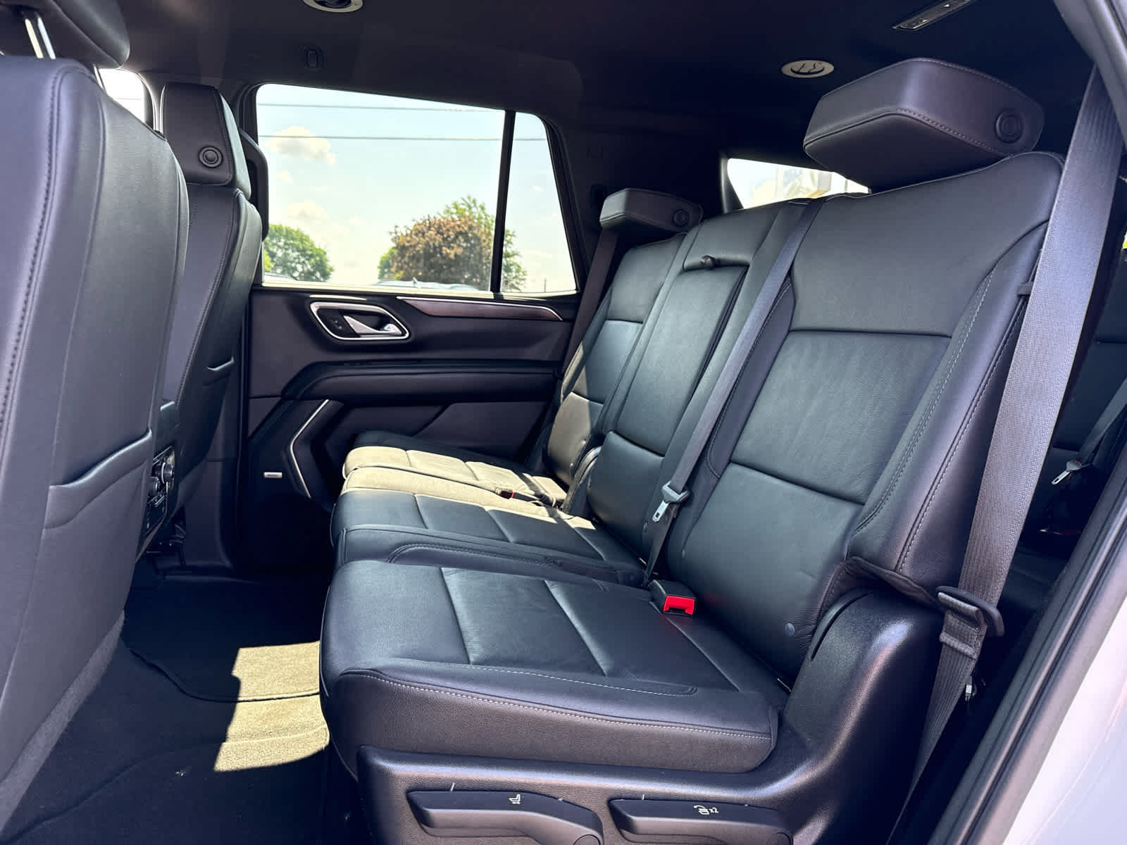 Certified 2023 Chevrolet Tahoe LT w/ Luxury Package AWD/4WD image 23