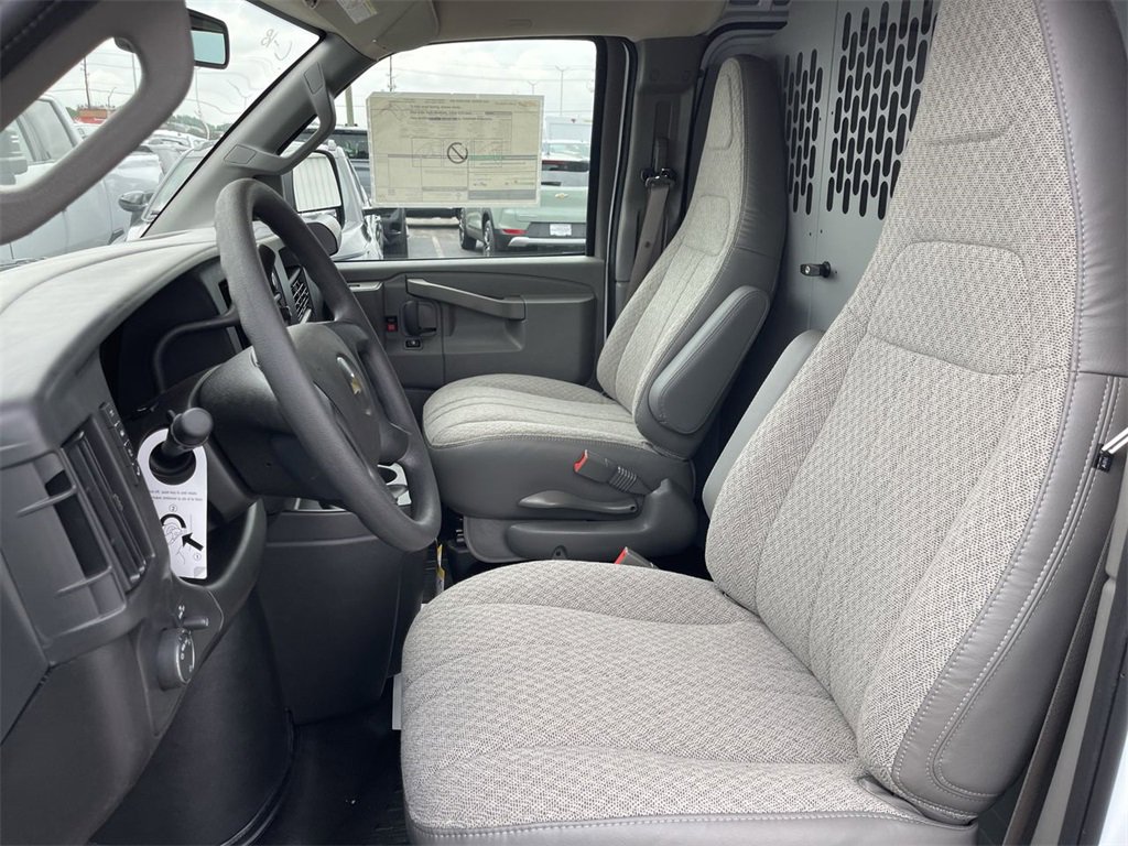New 2025 Chevrolet Express 2500 w/ Driver Convenience Package image 7