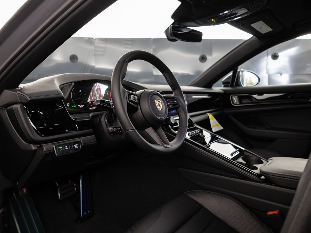New 2026 Porsche Panamera 4 image 4
