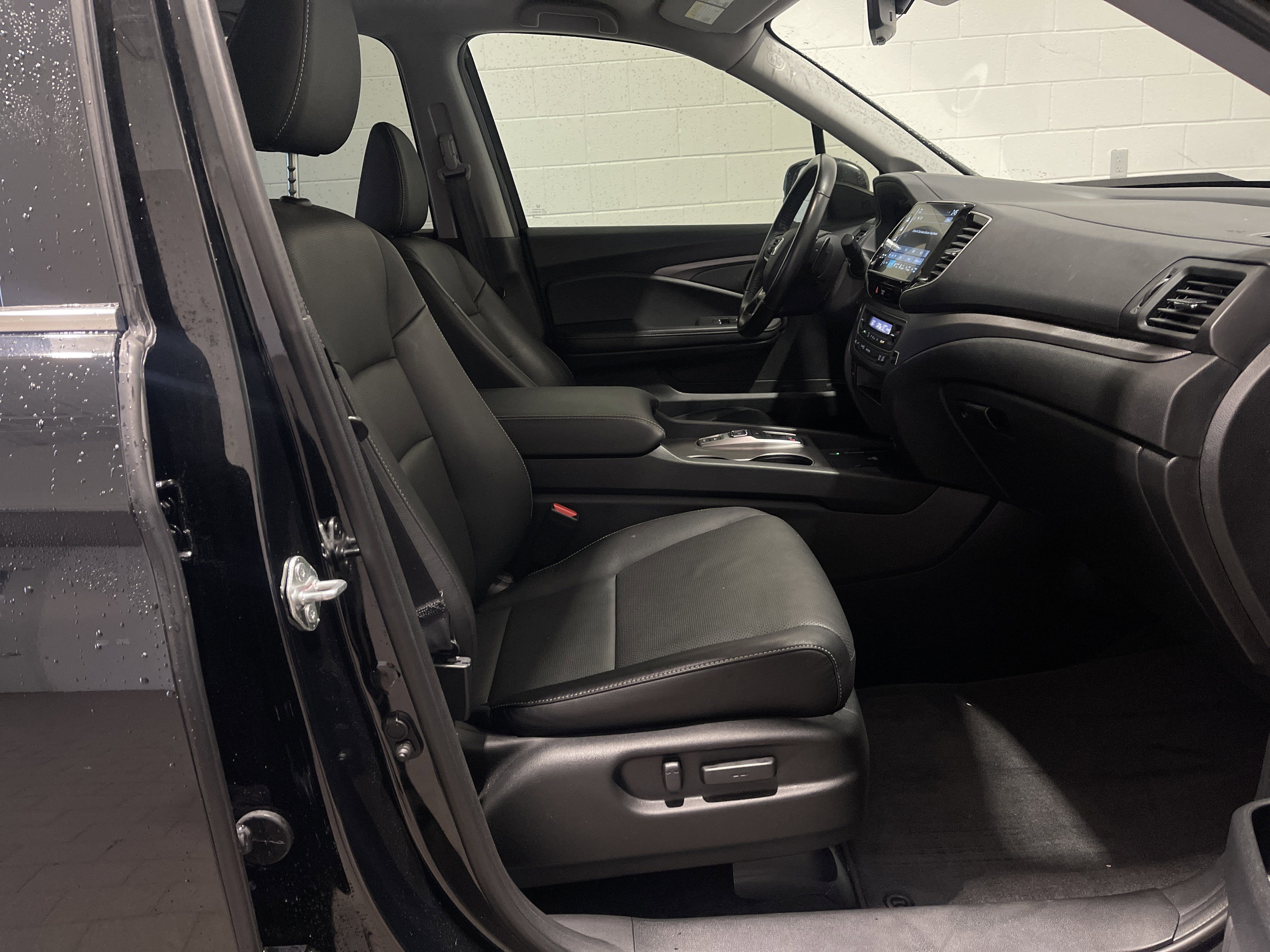 Certified 2024 Honda Ridgeline RTL image 31