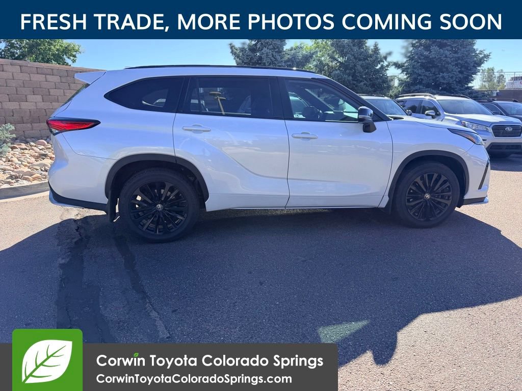 Used 2023 Toyota Highlander XSE AWD/4WD image 9