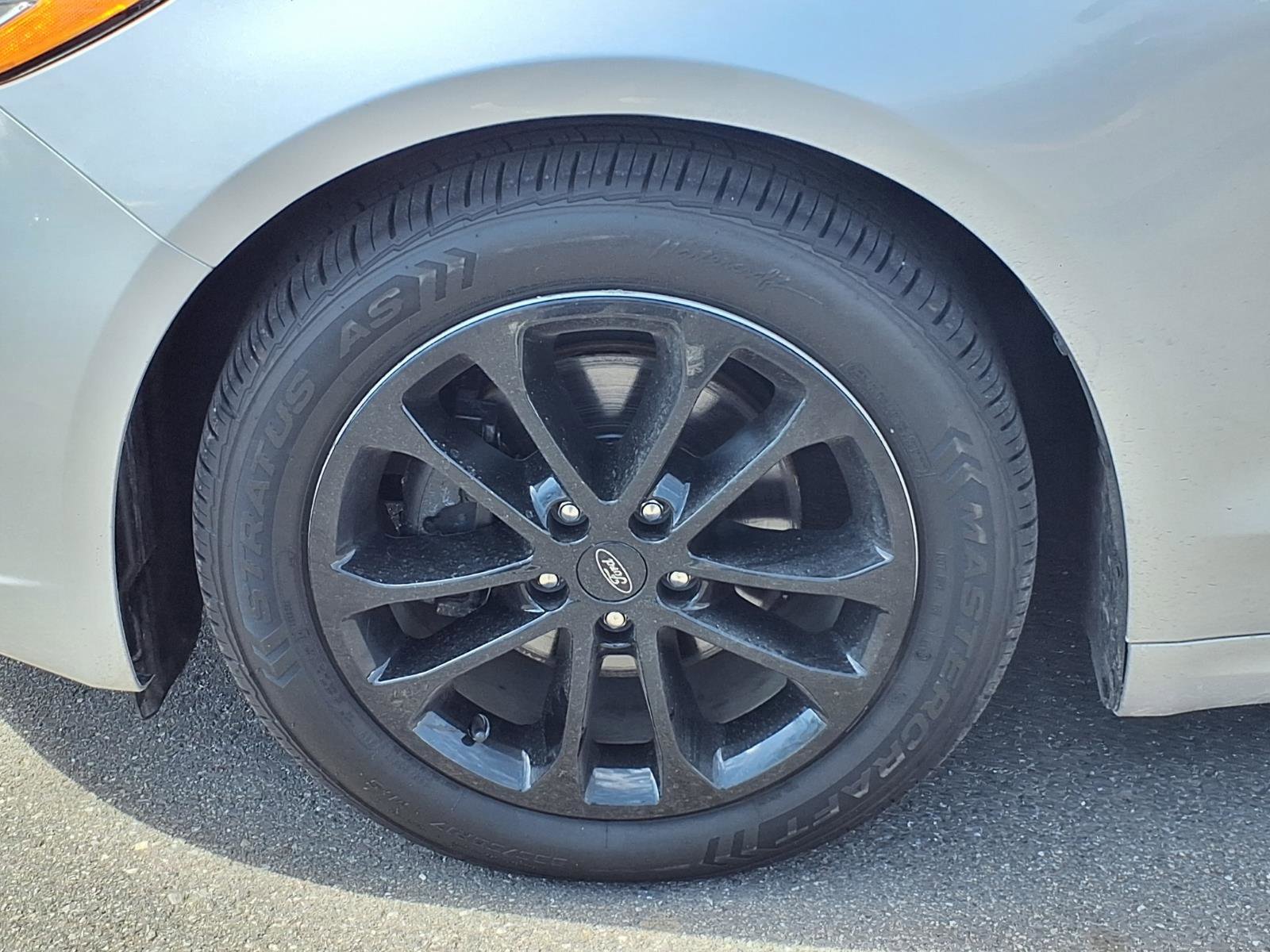 Used 2019 Ford Fusion SE image 25