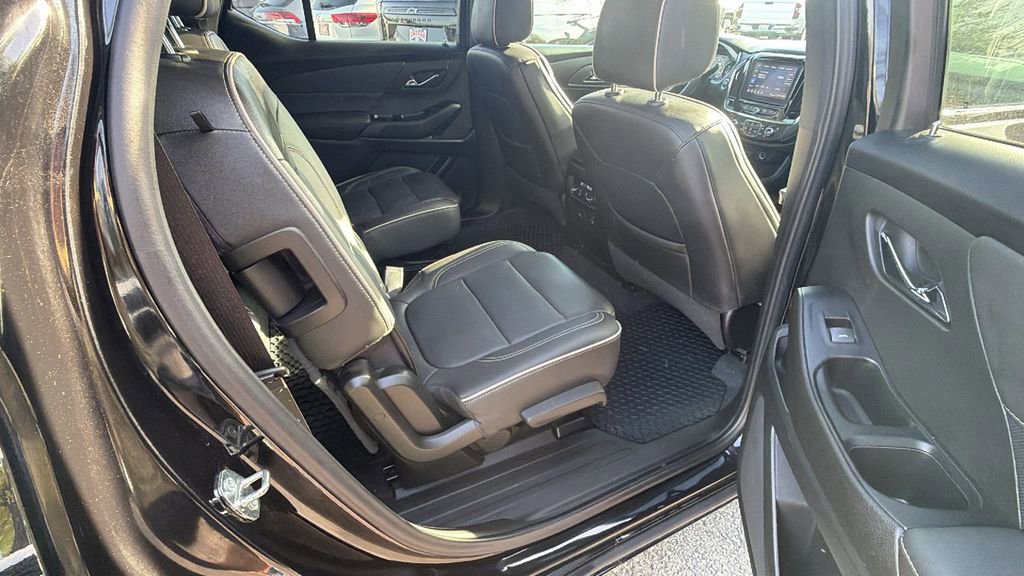 Certified 2023 Chevrolet Traverse Premier w/ Redline Edition image 19
