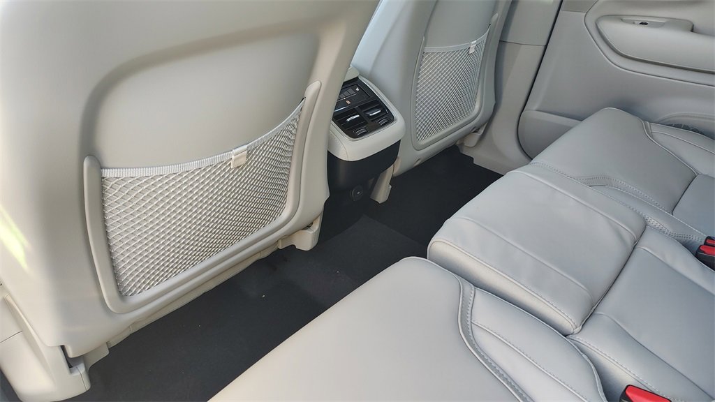 New 2026 Volvo XC90 B6 Ultra image 30