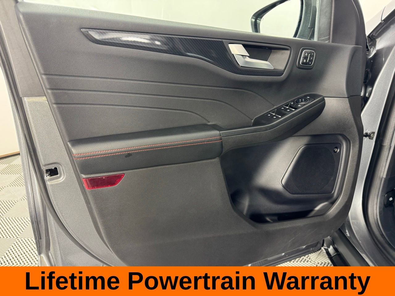 Used 2024 Ford Escape ST-Line Elite w/ Premium Technology Package AWD/4WD image 10