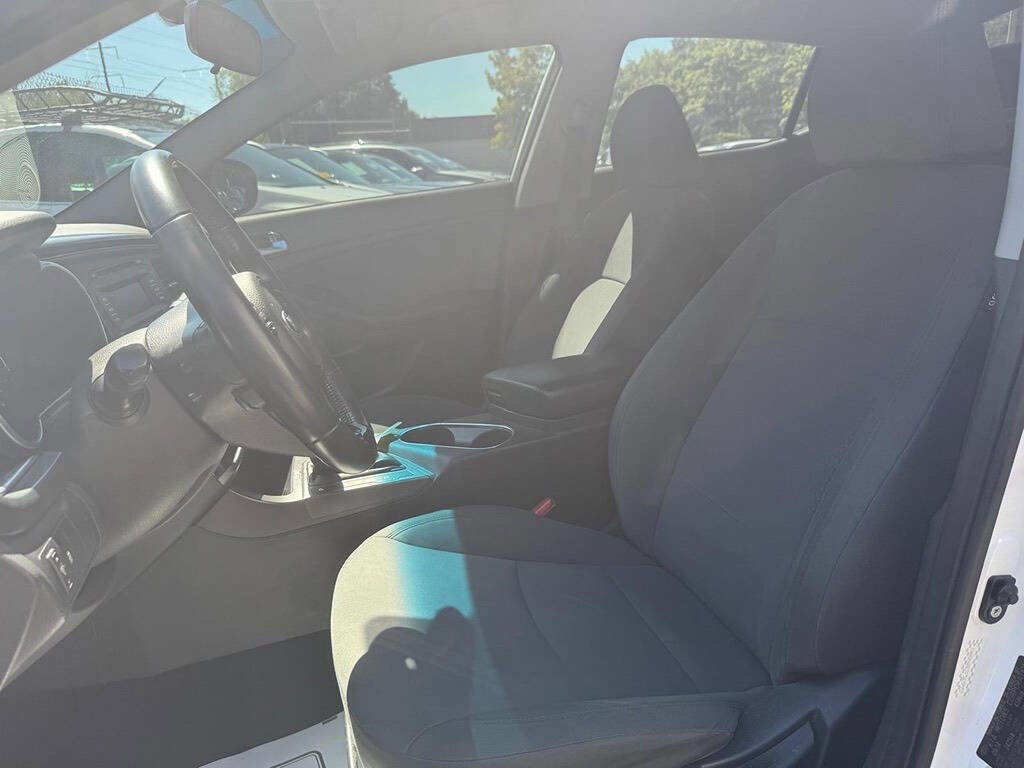 Used 2015 Kia Optima LX image 32