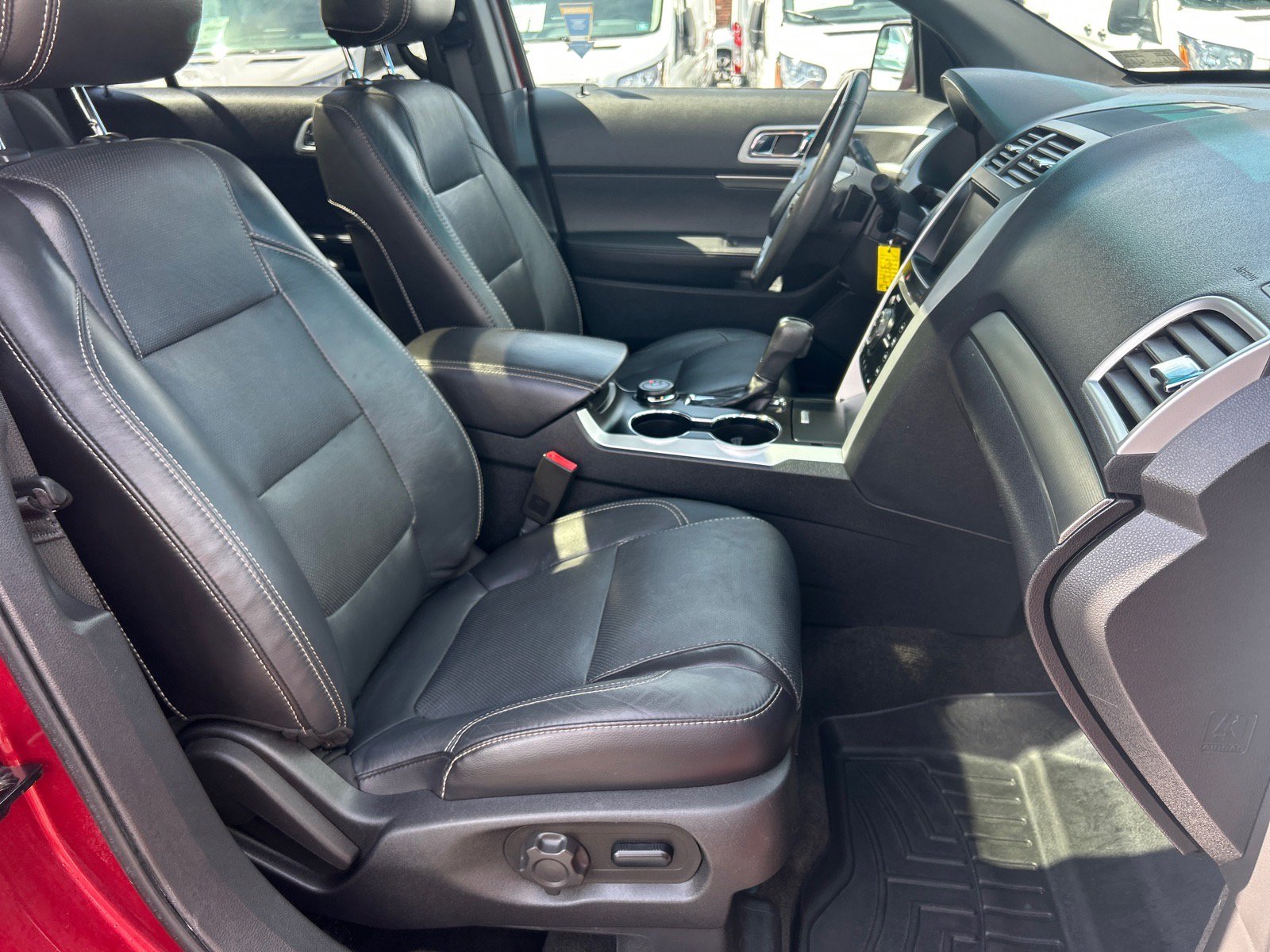 Used 2015 Ford Explorer Sport AWD/4WD image 22