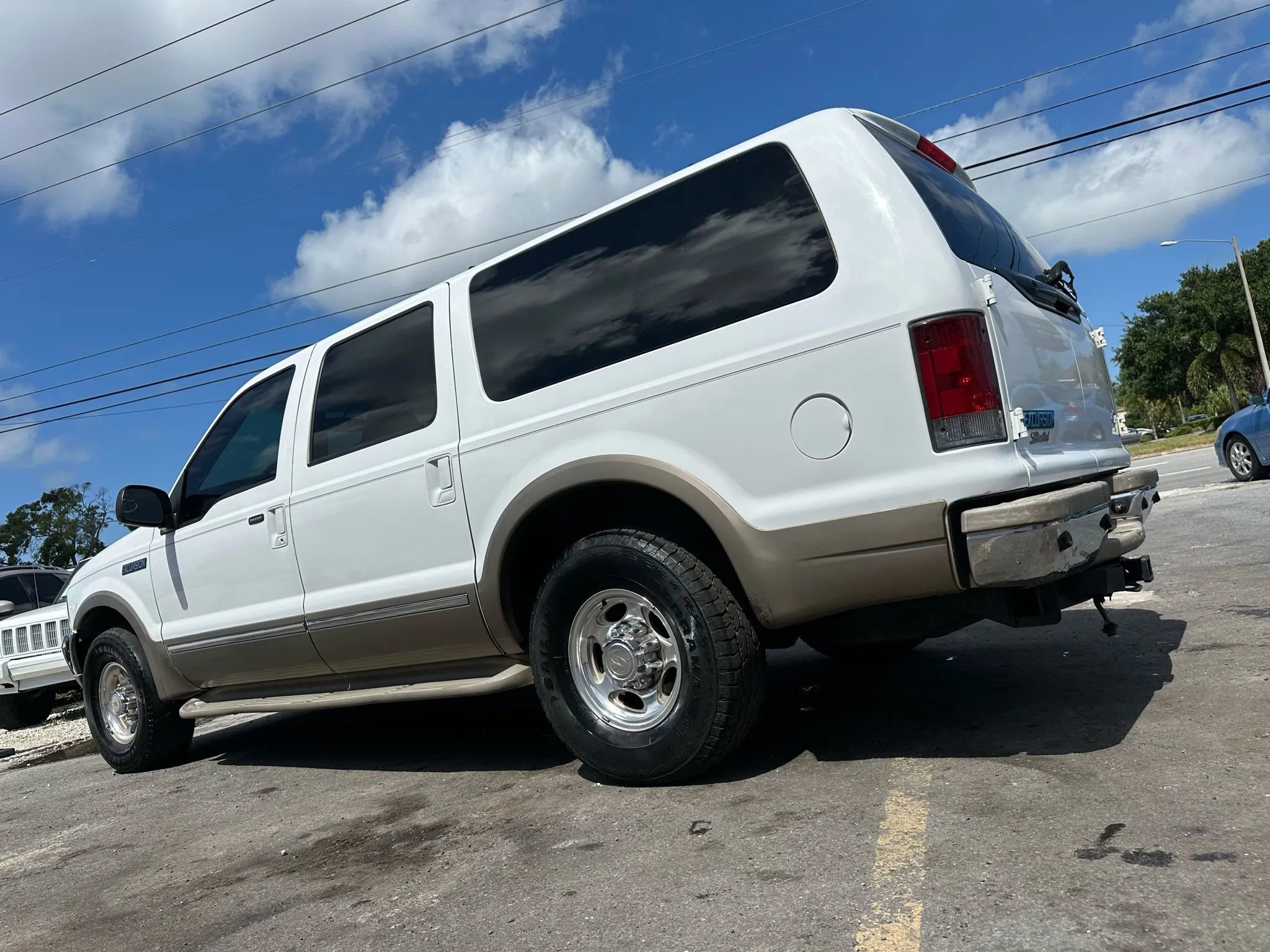 Used 2002 Ford Excursion Limited RWD image 3