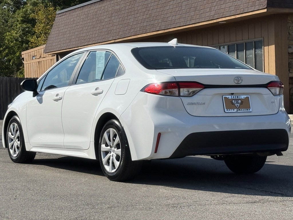 Used 2023 Toyota Corolla LE image 3