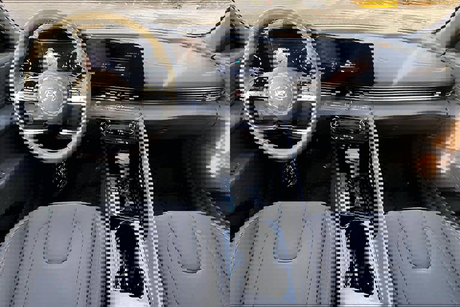 Used 2024 Hyundai Elantra SEL w/ Convenience Package image 15