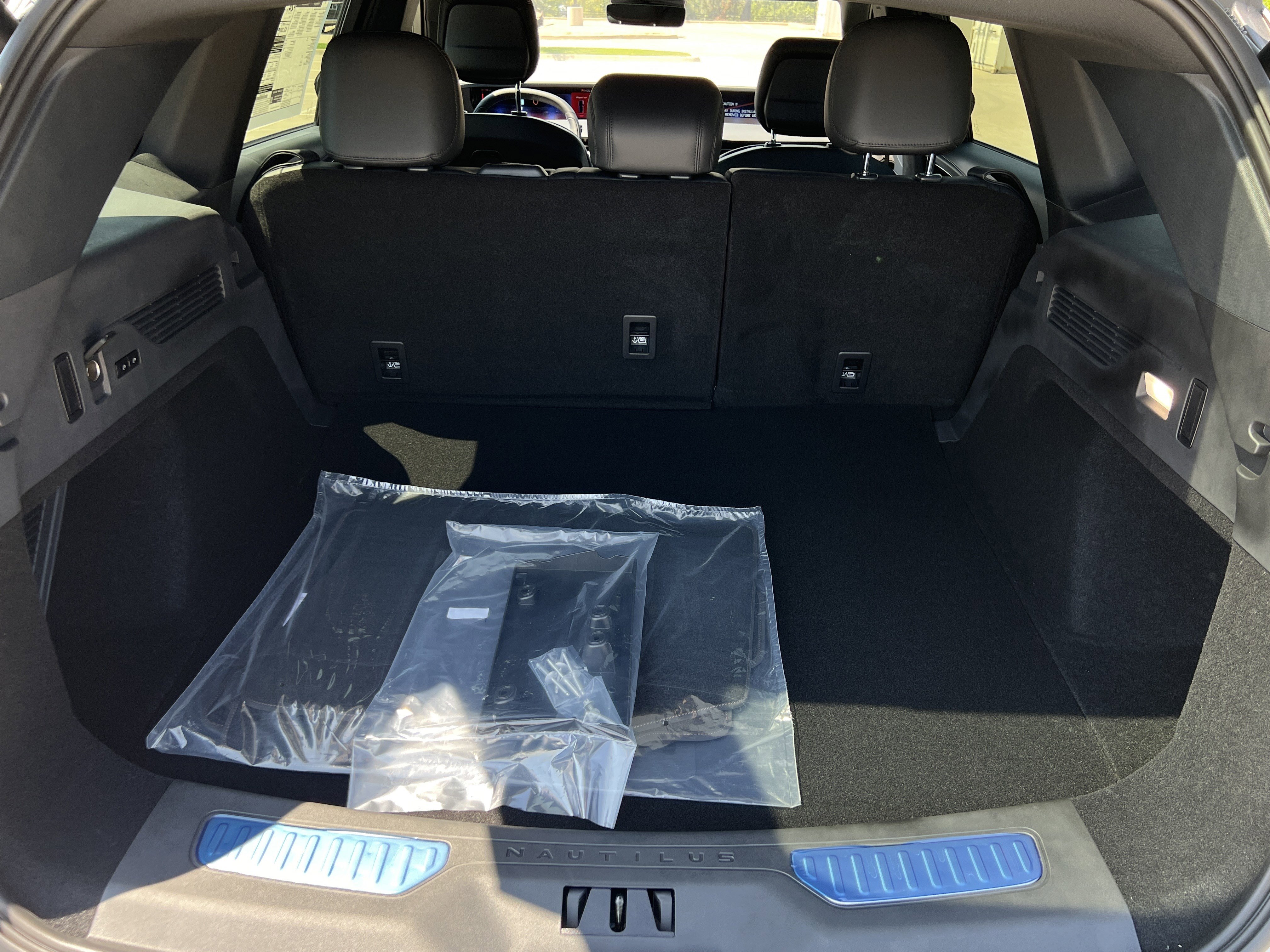 New 2025 Lincoln Nautilus Premier w/ Equipment Group 102A image 30