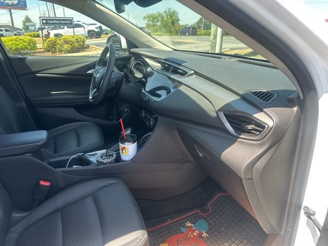 Used 2022 Buick Encore GX Essence w/ Experience Buick Package FWD image 24