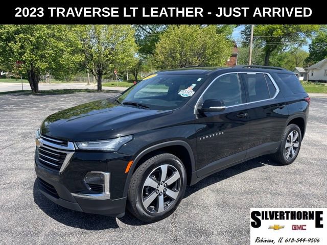 Used 2023 Chevrolet Traverse LT w/ LT Premium Package FWD image 1