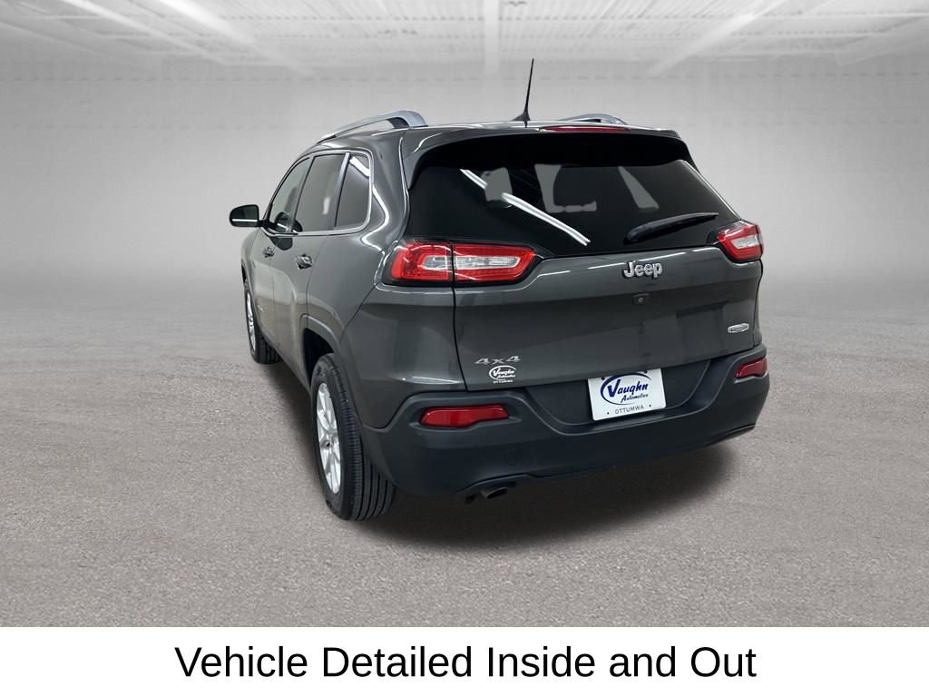 Used 2017 Jeep Cherokee Latitude w/ Cold Weather Group image 11