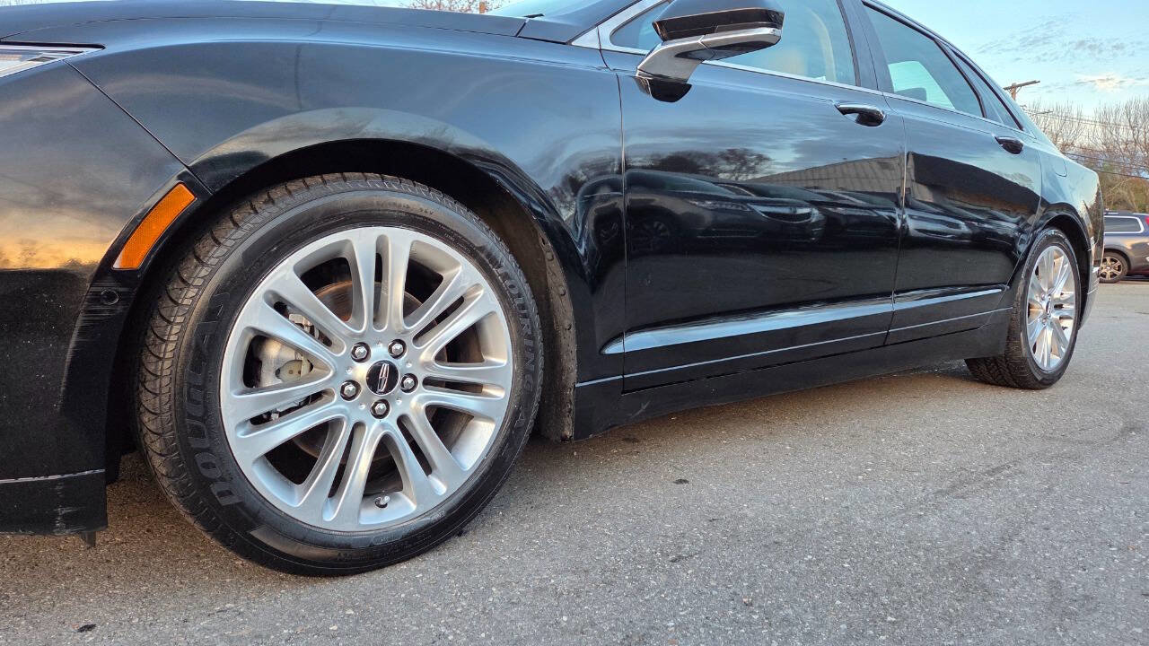 Used 2016 Lincoln MKZ AWD w/ Technology Package image 6