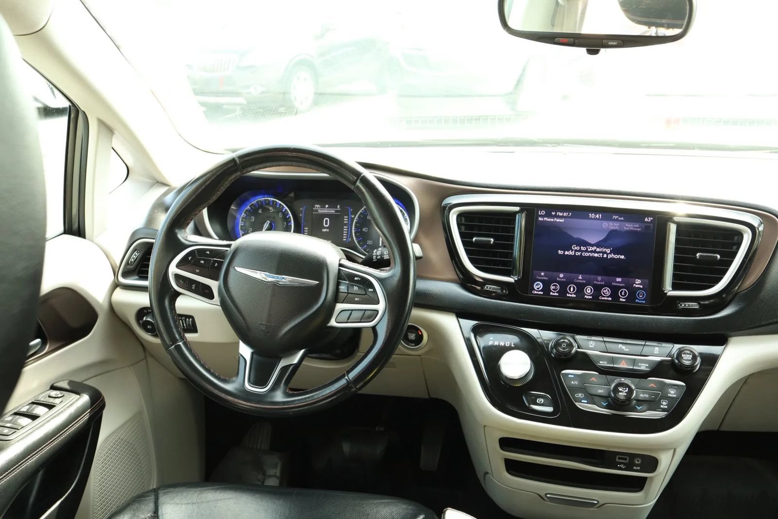 Used 2018 Chrysler Pacifica Touring-L FWD image 43