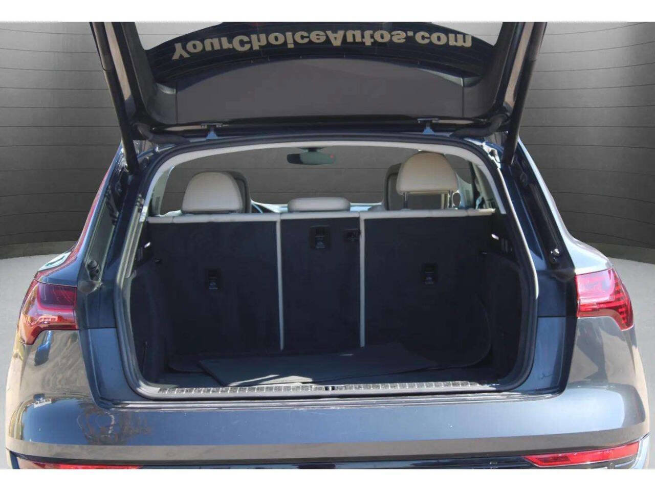 Used 2019 Audi e-tron Prestige image 18