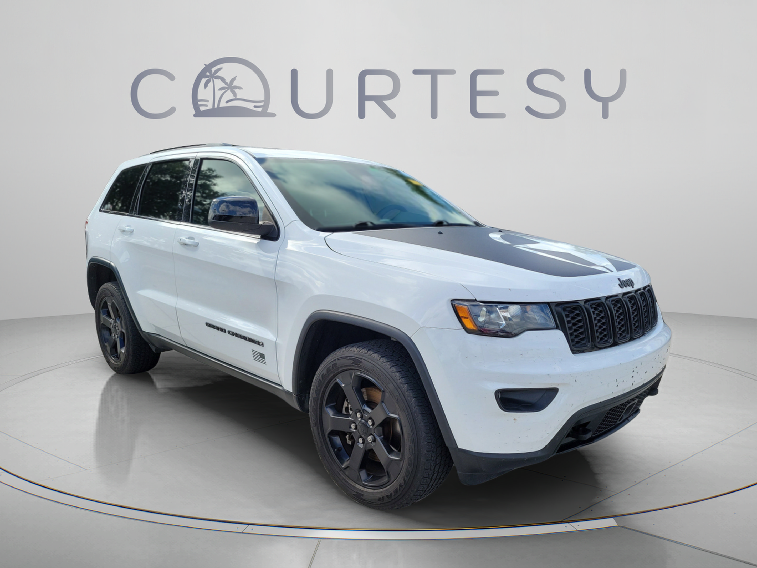 Used 2021 Jeep Grand Cherokee Freedom Edition AWD/4WD image 5