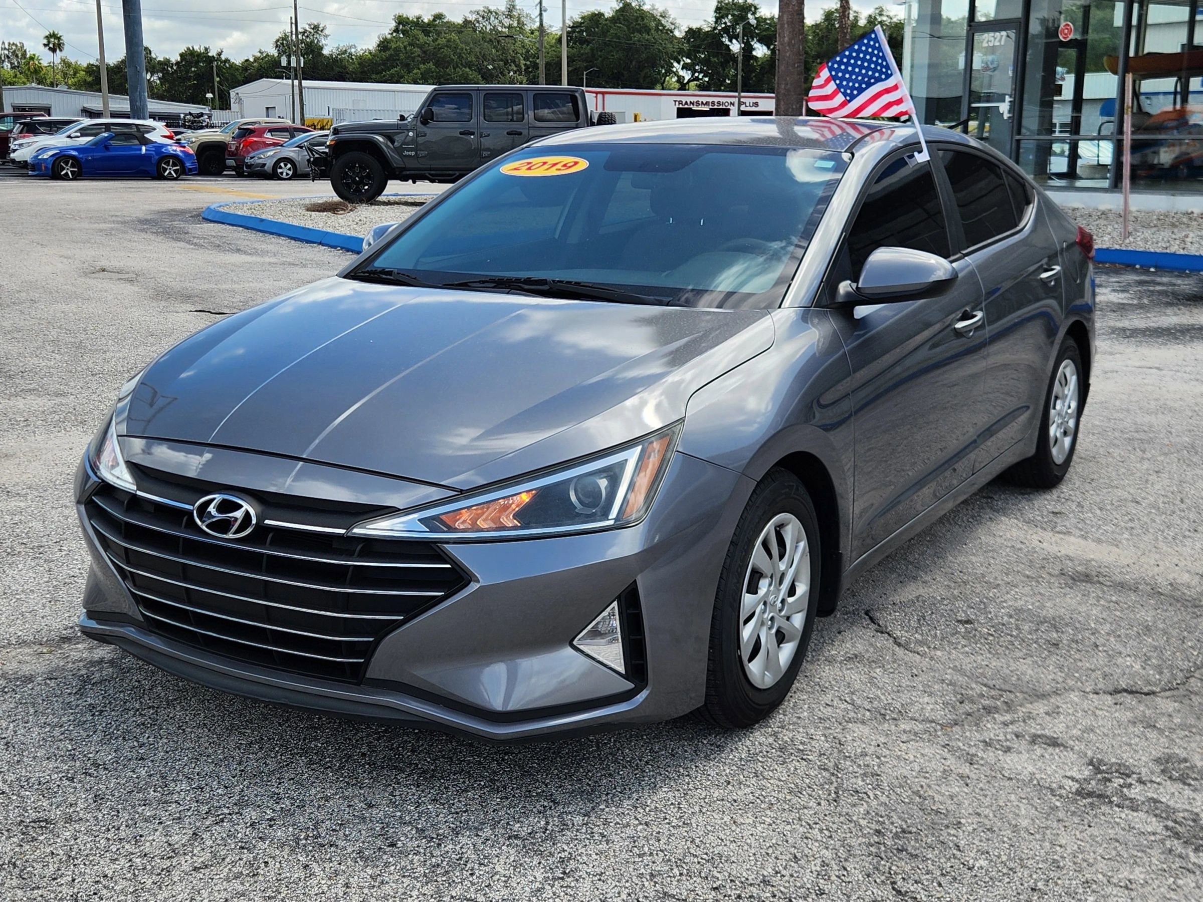 Used 2019 Hyundai Elantra SE FWD image 4