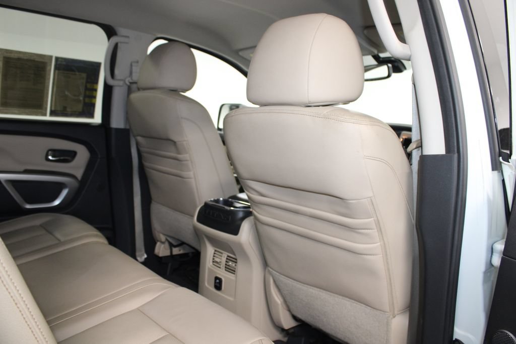 Used 2017 Nissan Titan SL RWD image 32