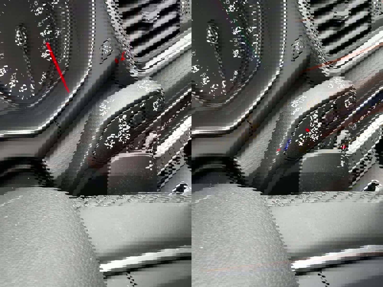 Used 2021 Audi Q5 Premium w/ Convenience Package image 31