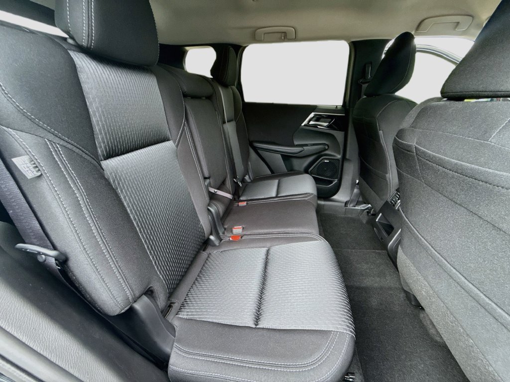 New 2026 Mitsubishi Outlander ES FWD image 30