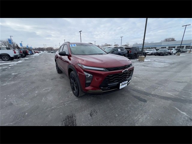 Certified 2024 Chevrolet Trax ACTIV w/ Driver Confidence Package image 2