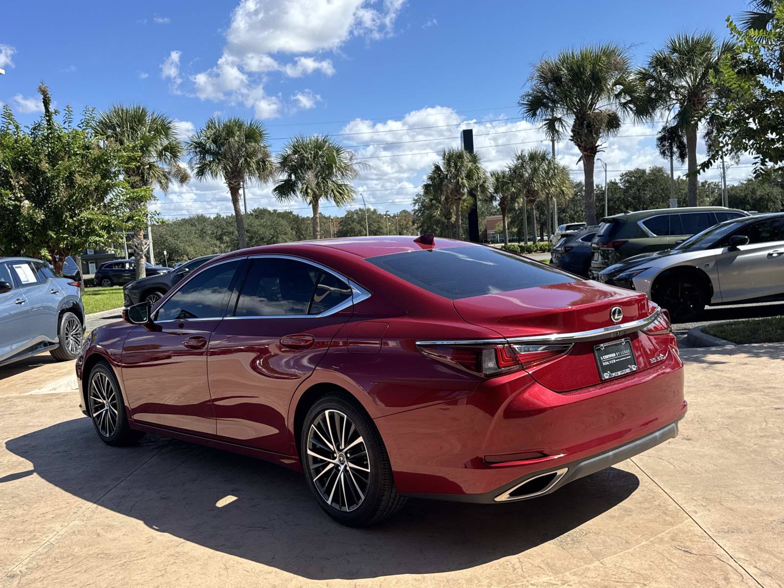 Used 2024 Lexus ES 350 w/ Premium Package FWD image 6