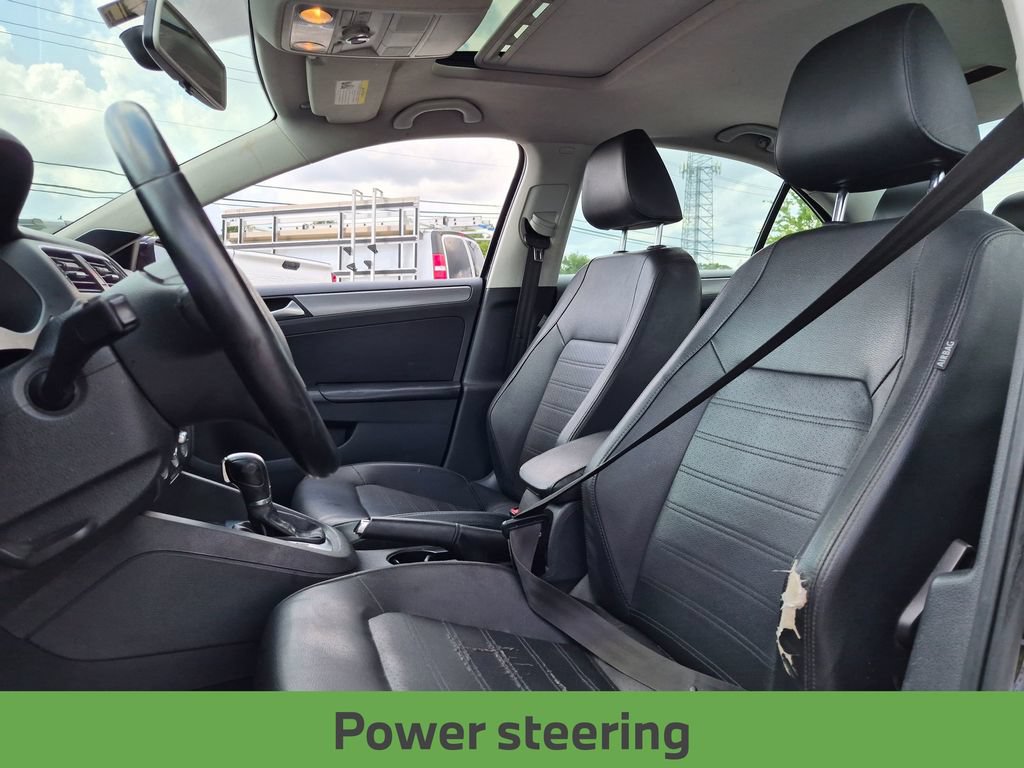 Used 2013 Volkswagen Jetta SEL FWD image 16