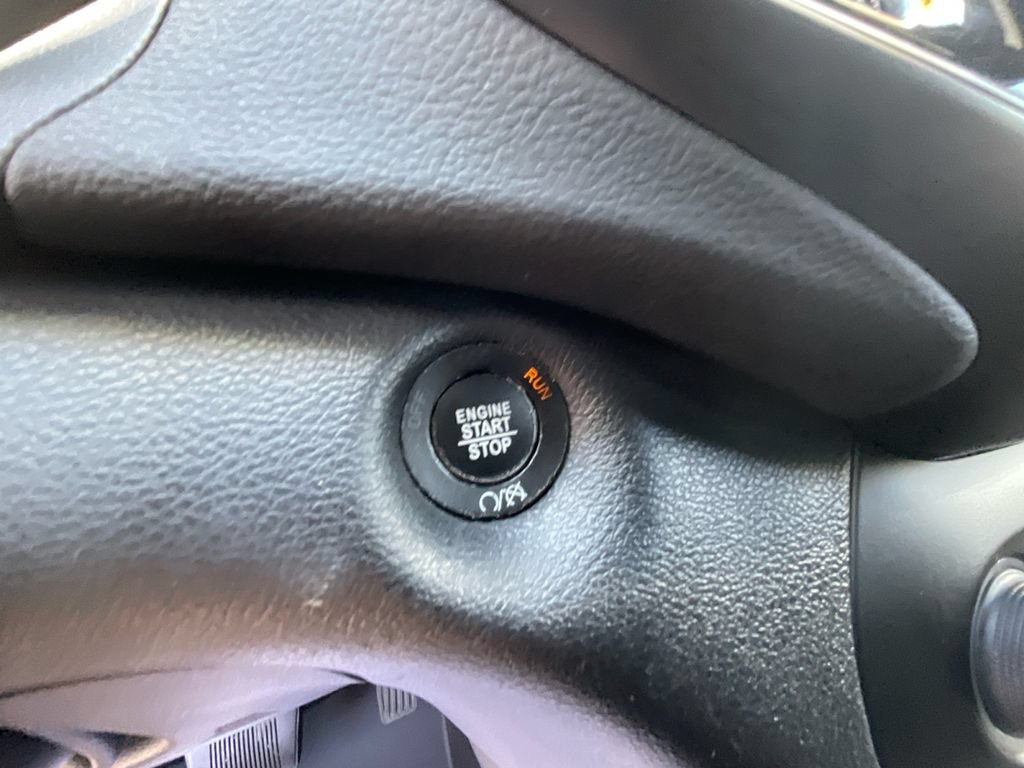 Used 2020 Jeep Cherokee High Altitude AWD/4WD image 28