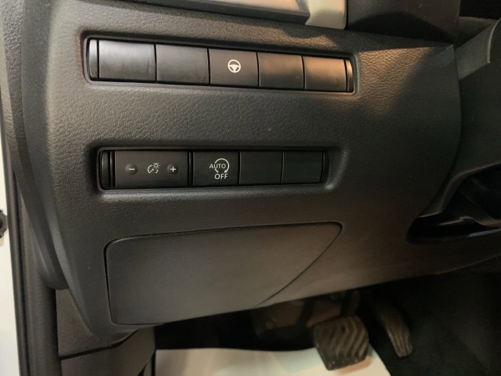 Used 2023 Nissan Rogue SV image 28